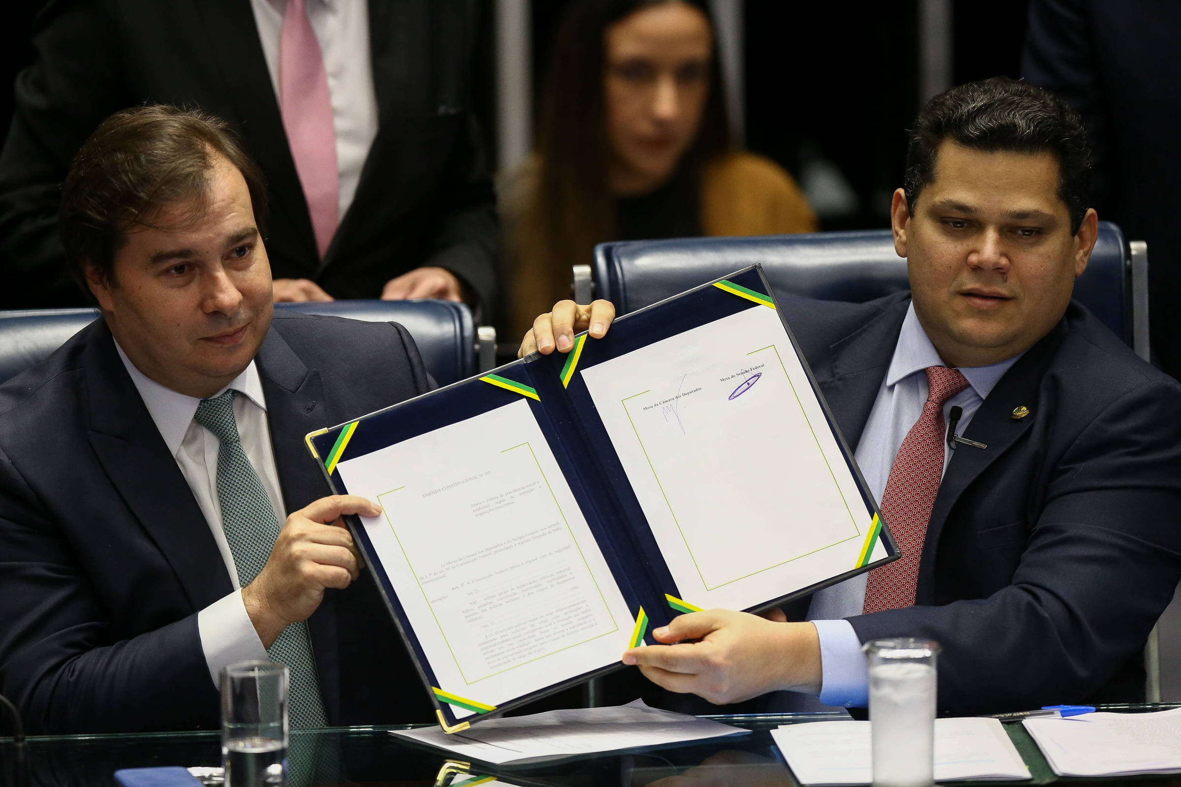 Congresso promulga nova Previdência, que começa a valer a partir da publicação oficial
